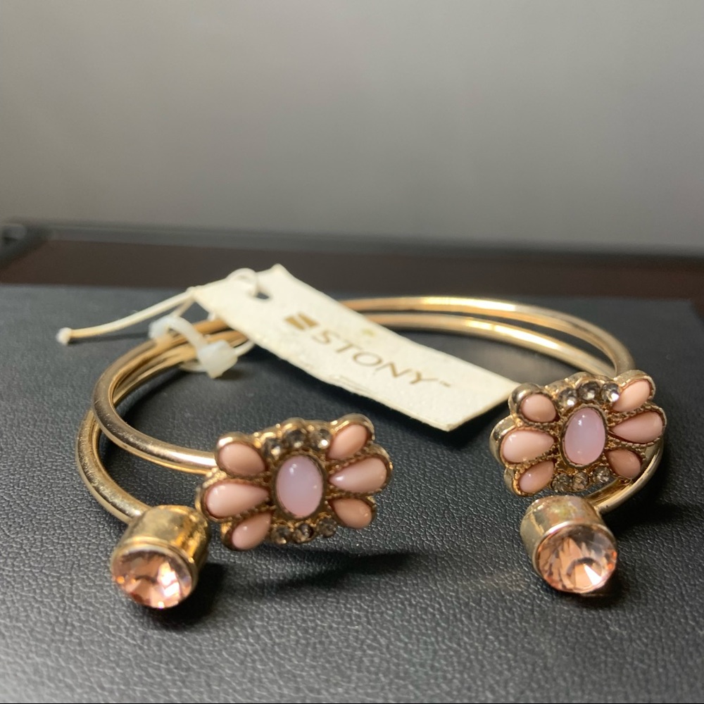 💎NWT Stony Pink Stone and Flower Bangle Bracelet Set